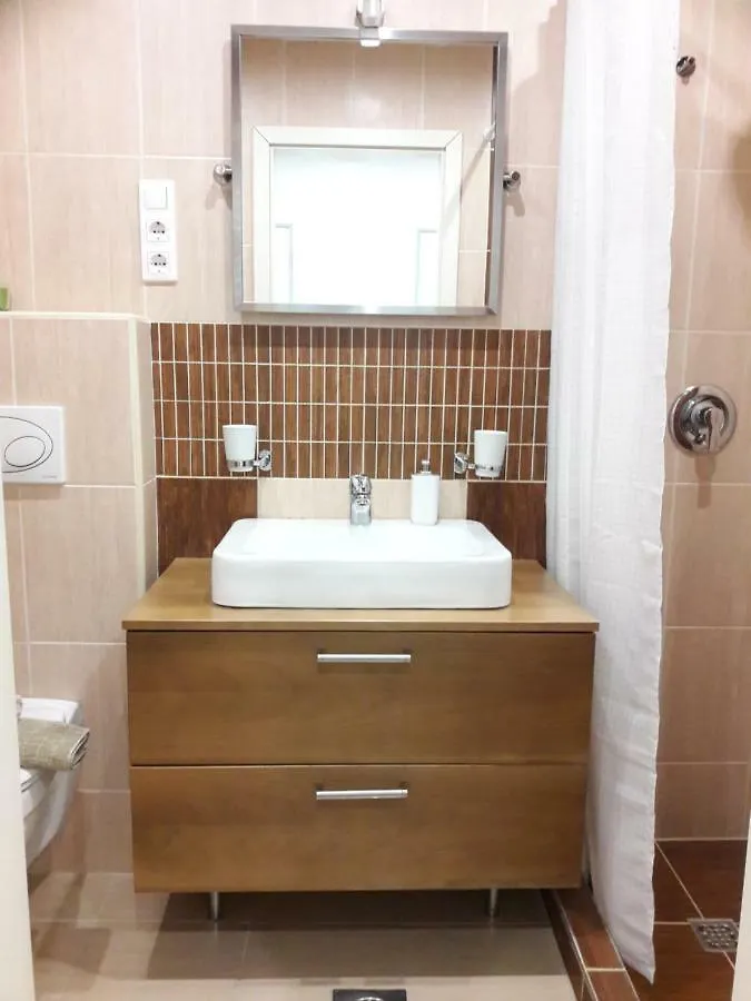 Beige & Brown Apartment Budapest 0*,